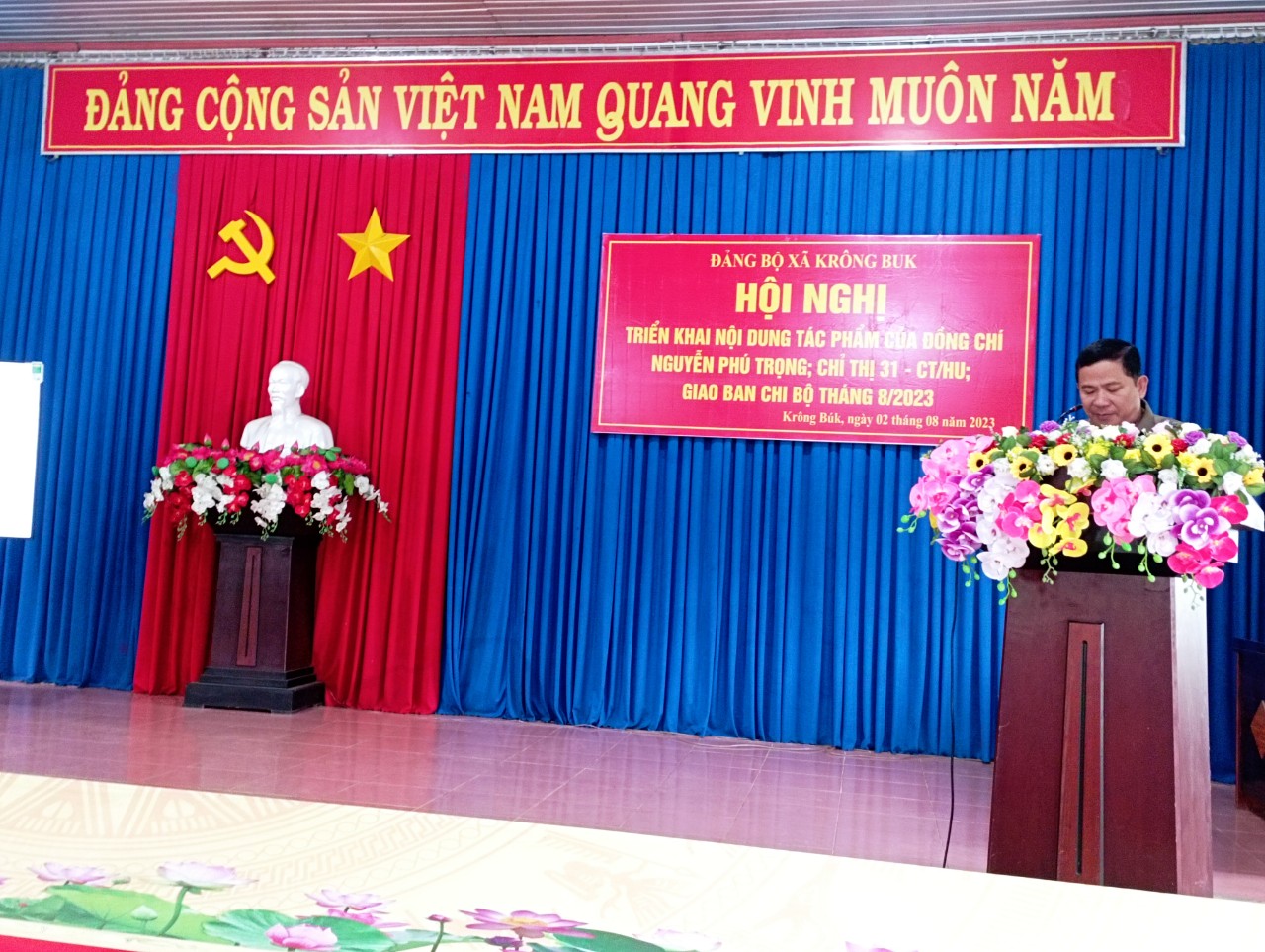 Đảng ủy xã Krông Búk tổ chức hội nghị sinh hoạt  tác phẩm của đồng chí Tổng Bí thư Nguyễn Phú Trọng và triển khai  học tập các Chỉ thị, Nghị quyết của Đảng